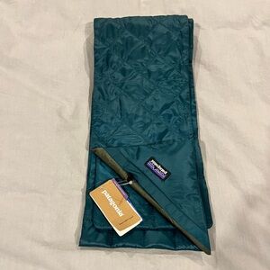 Patagonia Nano puff scarf green